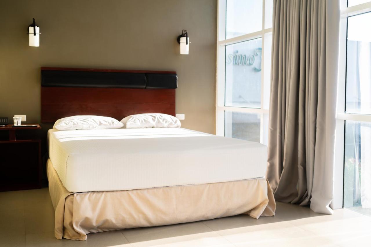 Dosi Hotel Ph Talisay  Eksteriør bilde