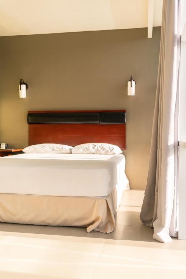 Dosi Hotel Ph Talisay  Eksteriør bilde