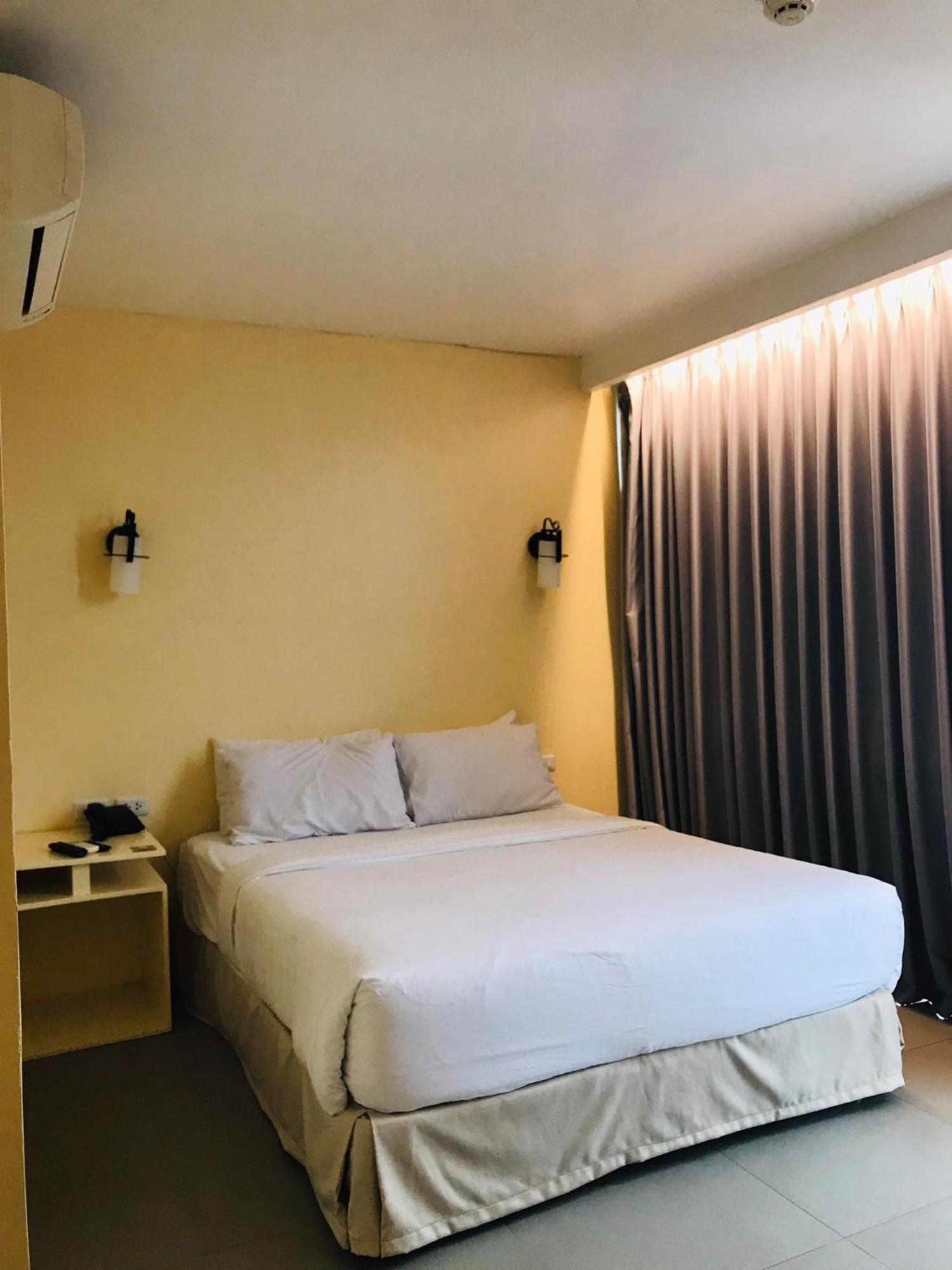 Dosi Hotel Ph Talisay  Eksteriør bilde